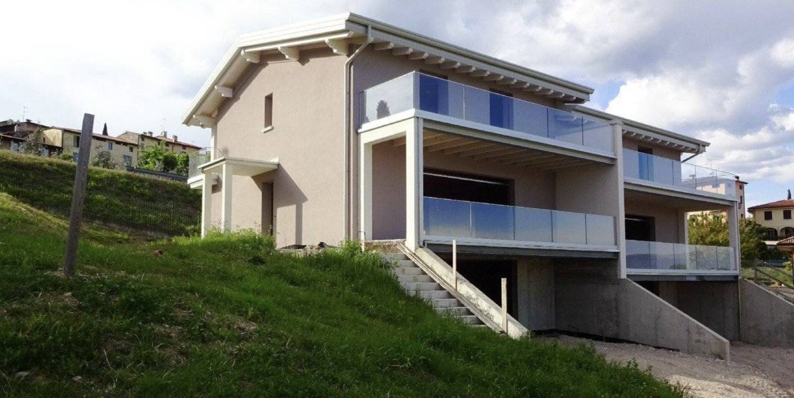 Villa Bifamiliare in vendita a Polpenazze del Garda, 6 locali, Trattative riservate | PortaleAgenzieImmobiliari.it