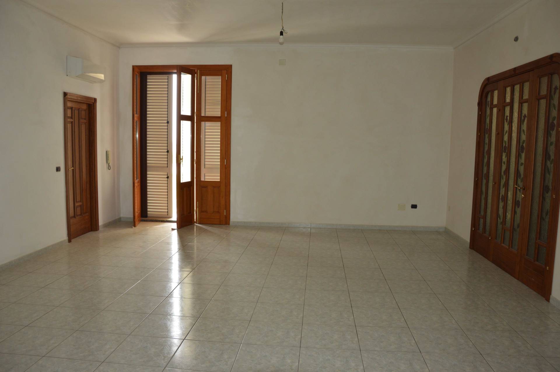 Appartamento in affitto a Avola, 6 locali, prezzo € 600 | CambioCasa.it