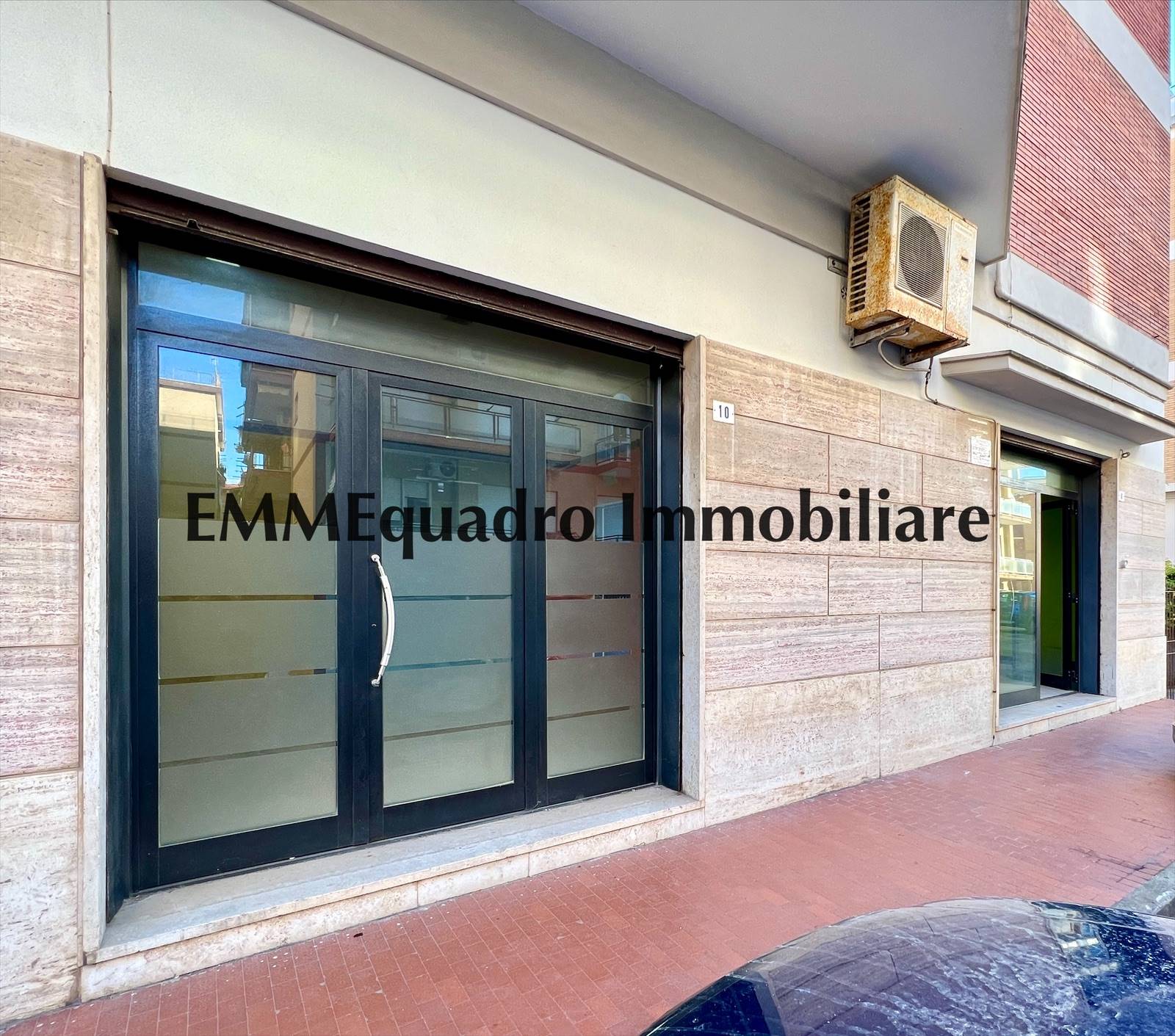 Immobile Commerciale in vendita a Terracina, 2 locali, prezzo € 157.000 | CambioCasa.it