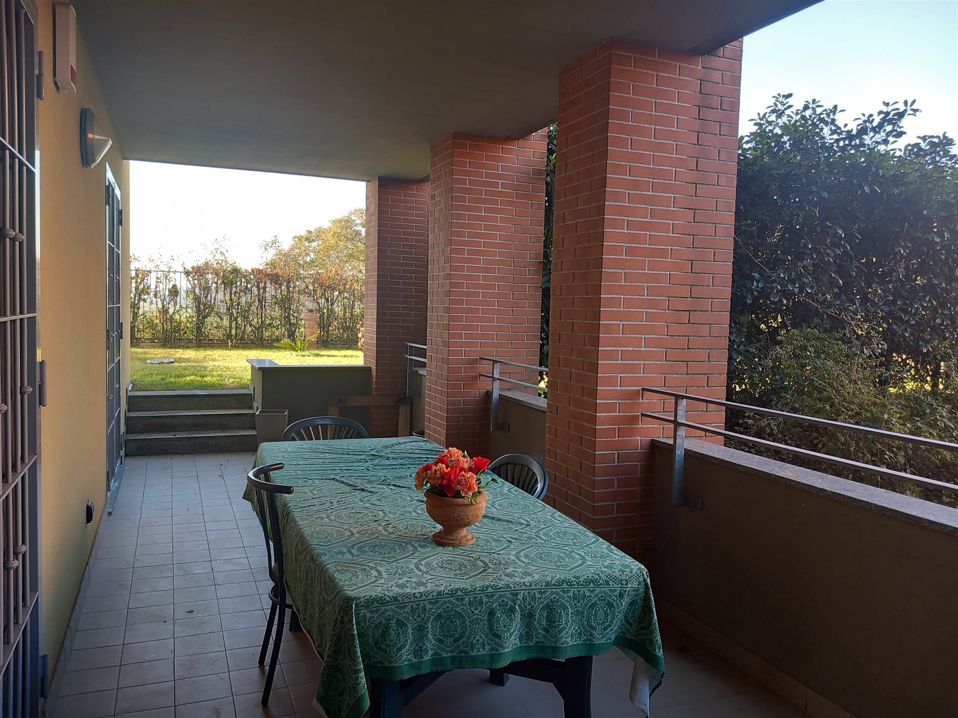 Appartamento in vendita a Trezzano sul Naviglio, 4 locali, prezzo € 299.000 | PortaleAgenzieImmobiliari.it