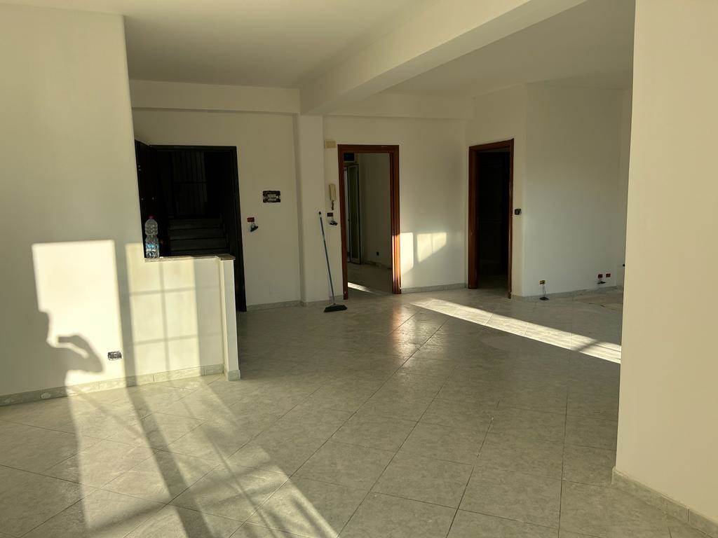 Appartamento in vendita a Belpasso, 4 locali, prezzo € 85.000 | PortaleAgenzieImmobiliari.it