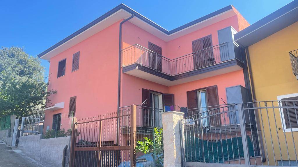 Villa Bifamiliare in vendita a Belpasso, 8 locali, prezzo € 349.000 | PortaleAgenzieImmobiliari.it