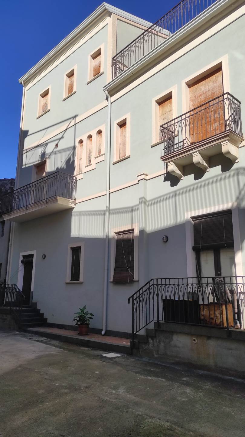 Appartamento in vendita a Biancavilla, 6 locali, prezzo € 260.000 | PortaleAgenzieImmobiliari.it