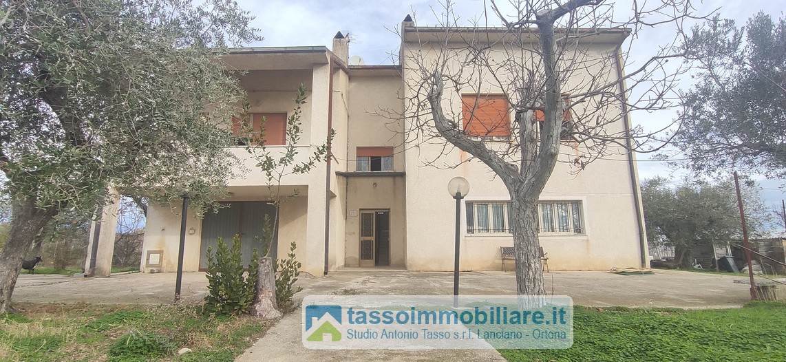 Villa in vendita a Ortona, 8 locali, prezzo € 140.000 | PortaleAgenzieImmobiliari.it