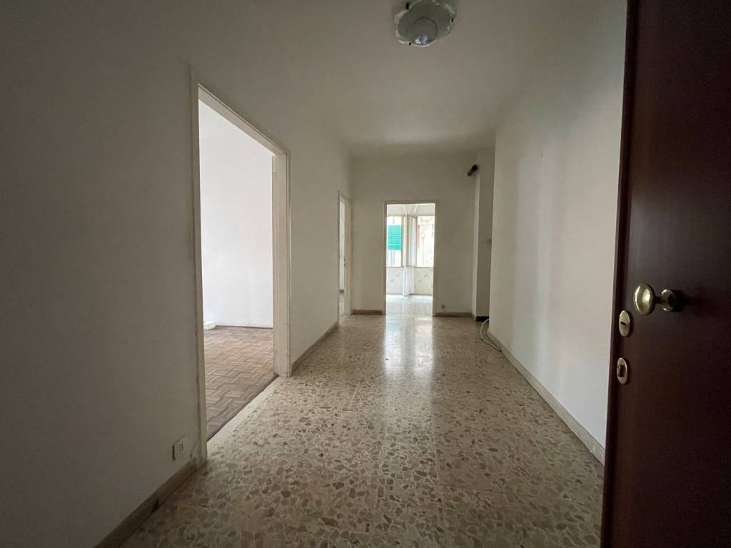 Appartamento in vendita a Chioggia, 6 locali, zona Località: CHIOGGIA CENTRO, prezzo € 145.000 | PortaleAgenzieImmobiliari.it