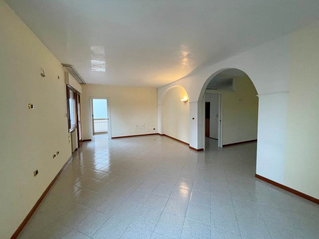 Appartamento in vendita a Chioggia, 5 locali, zona omarina, prezzo € 230.000 | PortaleAgenzieImmobiliari.it