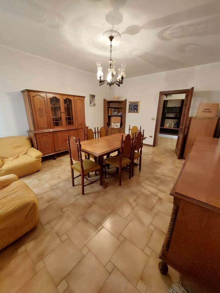 Appartamento in vendita a Chioggia, 6 locali, zona Località: CHIOGGIA CENTRO, prezzo € 225.000 | PortaleAgenzieImmobiliari.it