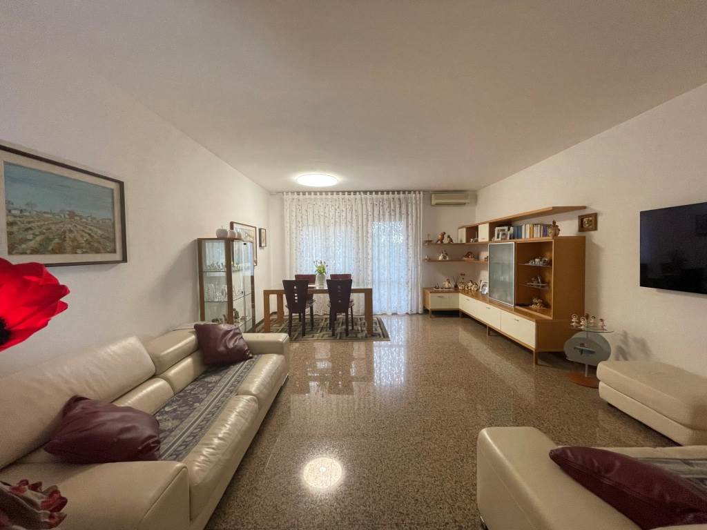 Appartamento in vendita a Chioggia, 5 locali, zona Località: BORGO SAN GIOVANNI, prezzo € 215.000 | PortaleAgenzieImmobiliari.it