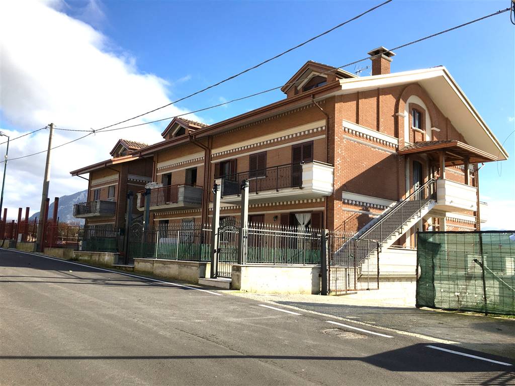 Villa a Schiera in vendita a Candida, 9 locali, prezzo € 238.000 | PortaleAgenzieImmobiliari.it
