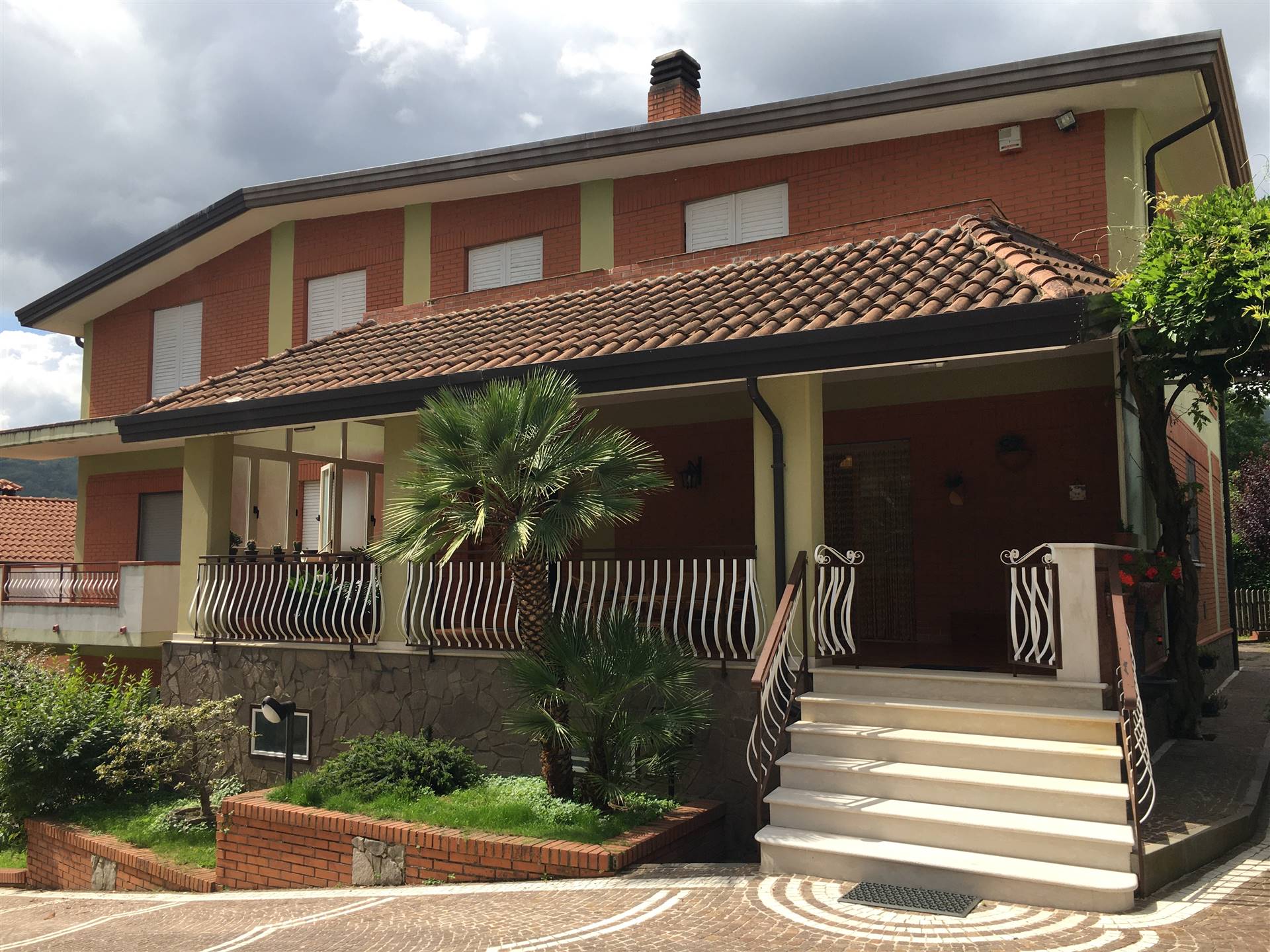 Villa in vendita a Monteforte Irpino, 10 locali, prezzo € 295.000 | PortaleAgenzieImmobiliari.it