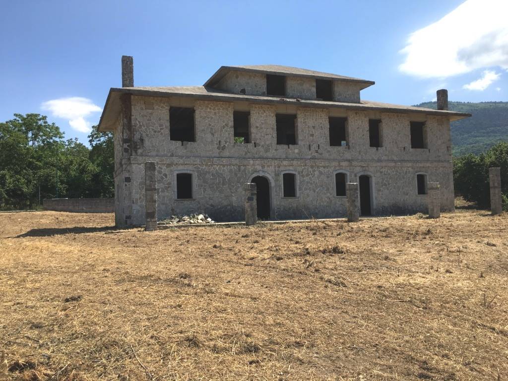 Villa in vendita a Cesinali, 6 locali, prezzo € 100.000 | PortaleAgenzieImmobiliari.it
