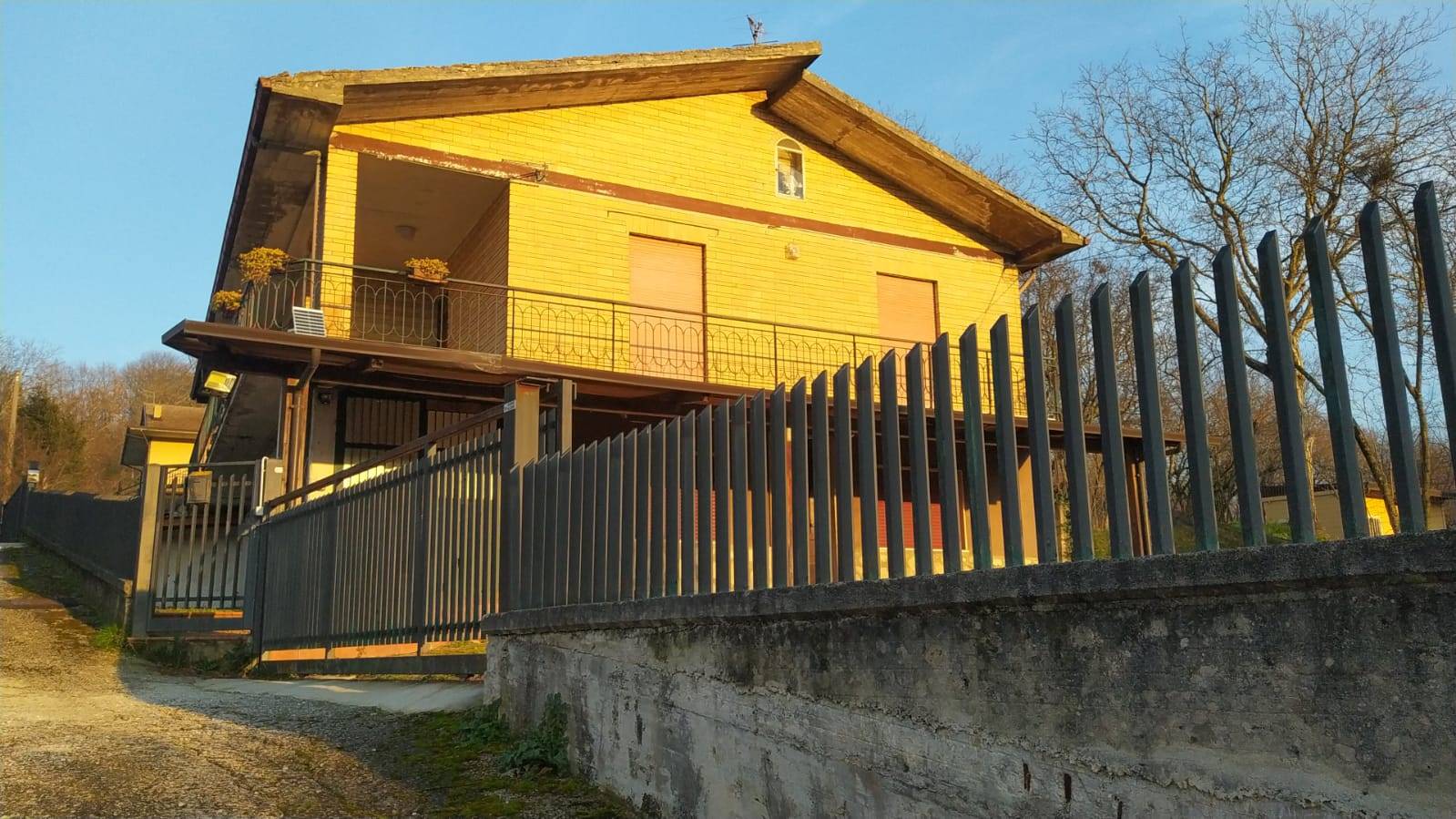 Villa in vendita a Atripalda, 7 locali, prezzo € 260.000 | PortaleAgenzieImmobiliari.it