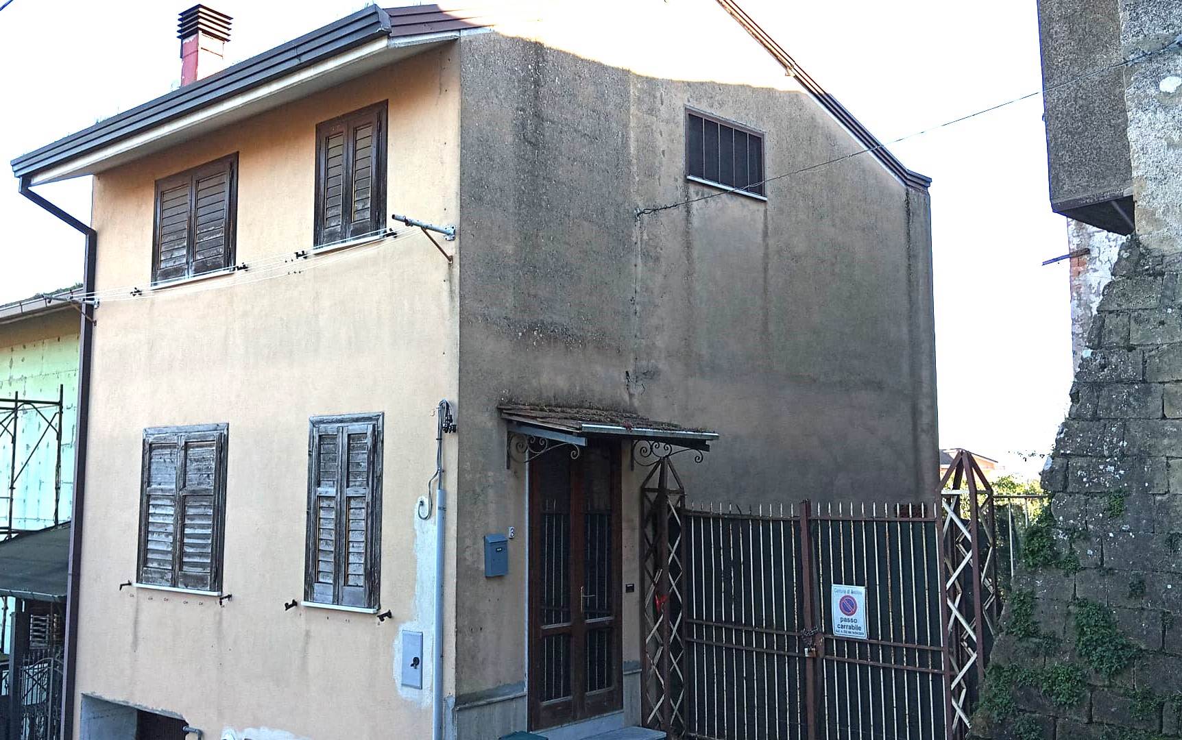 Soluzione Semindipendente in vendita a Avellino, 6 locali, zona relli, prezzo € 88.000 | PortaleAgenzieImmobiliari.it