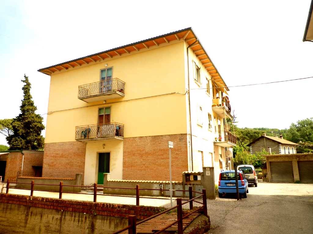 Appartamento in vendita a Montecatini Val di Cecina, 4 locali, zona Zona: Ponteginori, prezzo € 75.000 | CambioCasa.it