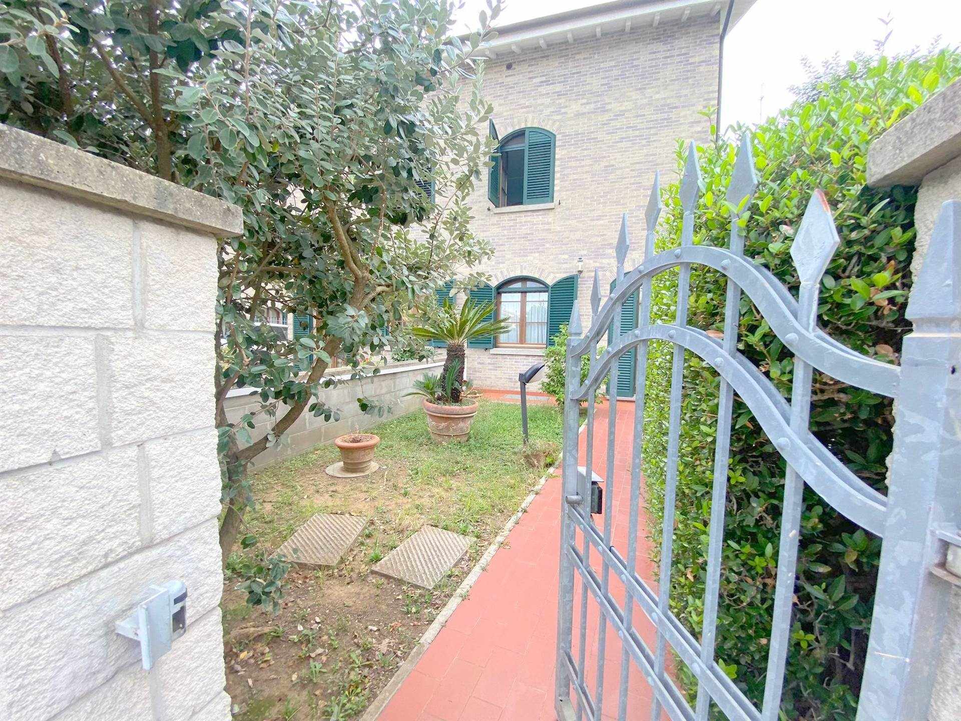 Villa Bifamiliare in Vendita a Rosignano Marittimo