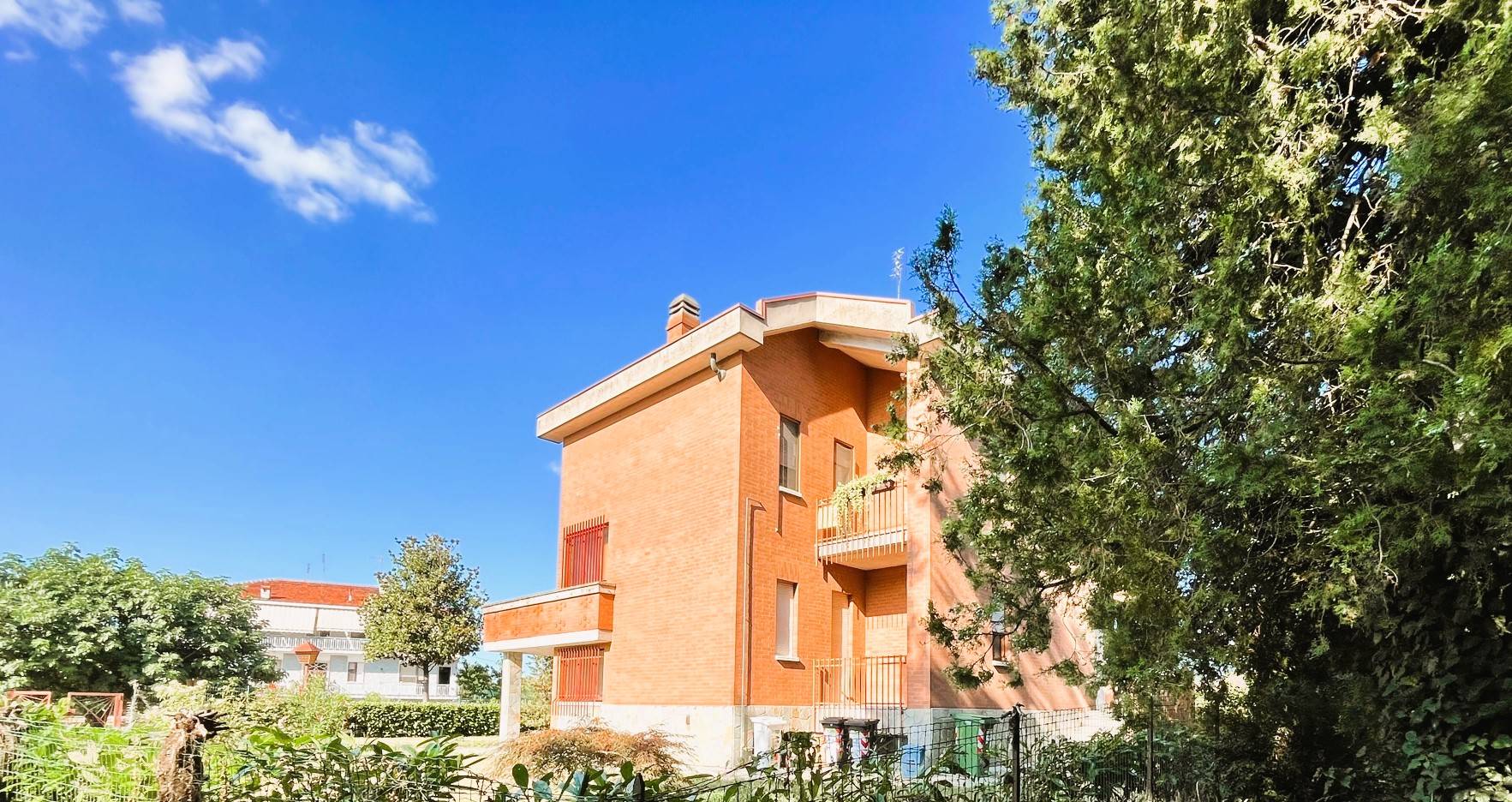 Villa Bifamiliare in vendita a Chieri, 8 locali, prezzo € 330.000 | PortaleAgenzieImmobiliari.it