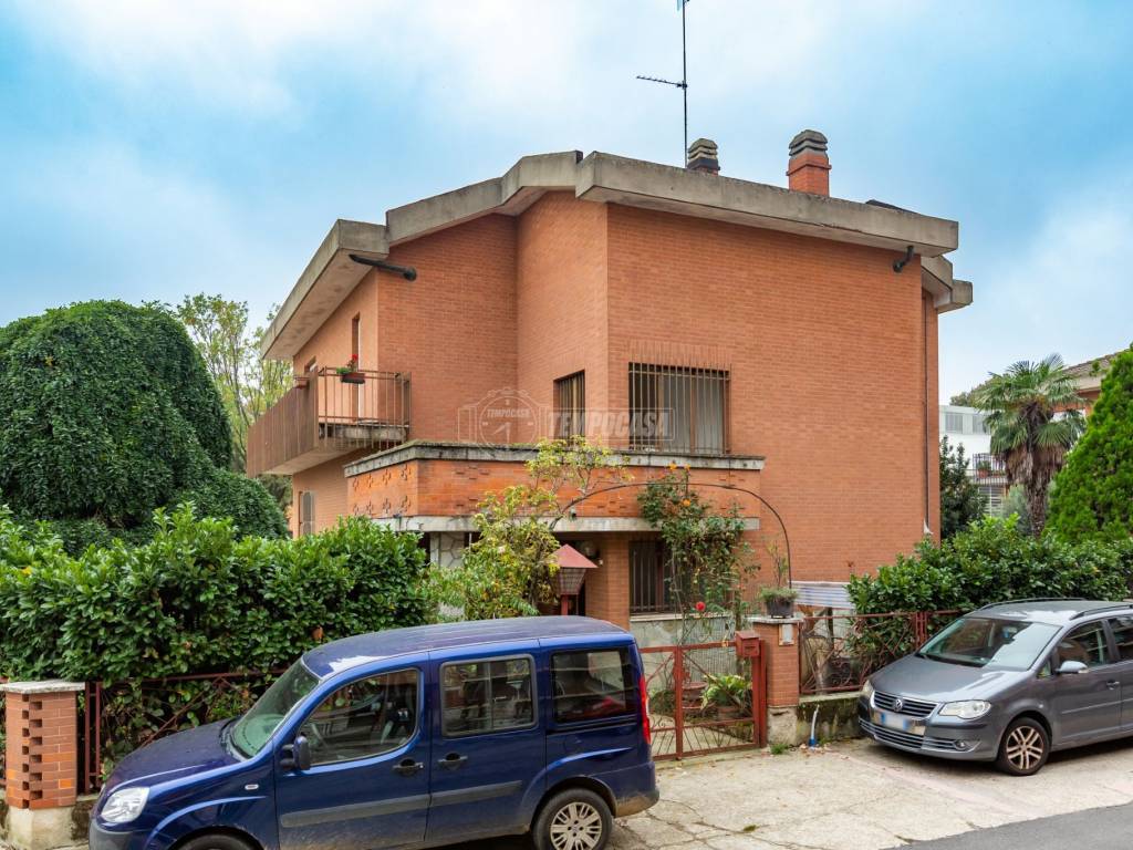Appartamento in vendita a Chieri, 5 locali, prezzo € 165.000 | PortaleAgenzieImmobiliari.it