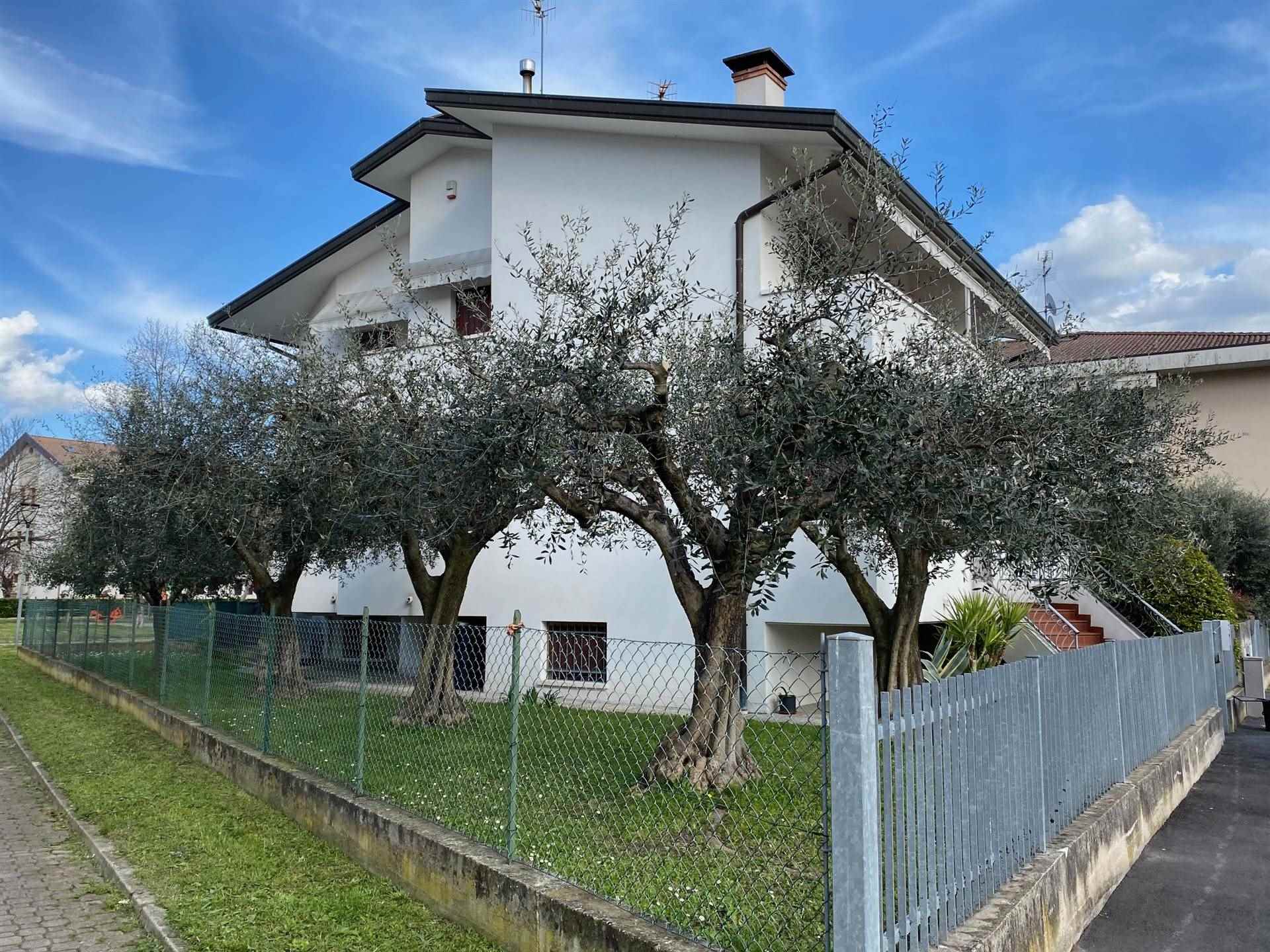 Villa Bifamiliare in Vendita a Battaglia Terme