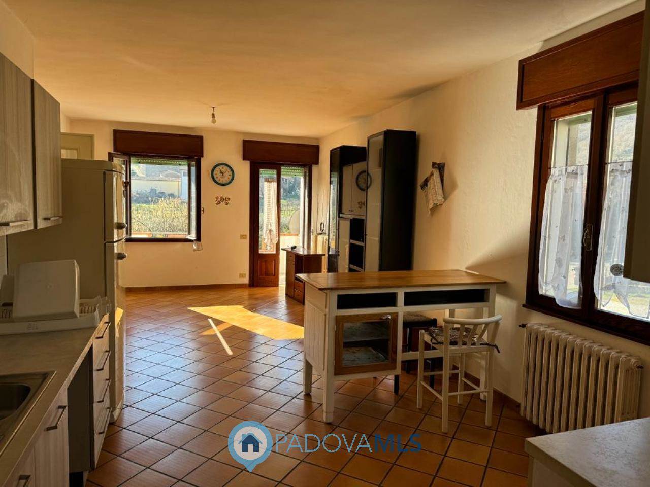 Appartamento in vendita a Galzignano Terme, 4 locali, prezzo € 138.000 | PortaleAgenzieImmobiliari.it