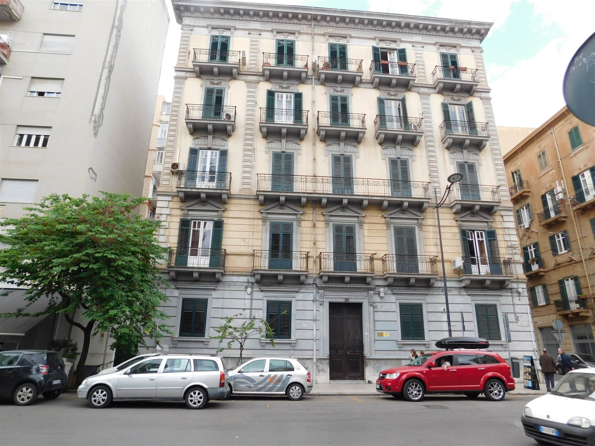 Appartamento in affitto a Palermo, 6 locali, zona Località: DANTE, prezzo € 700 | PortaleAgenzieImmobiliari.it