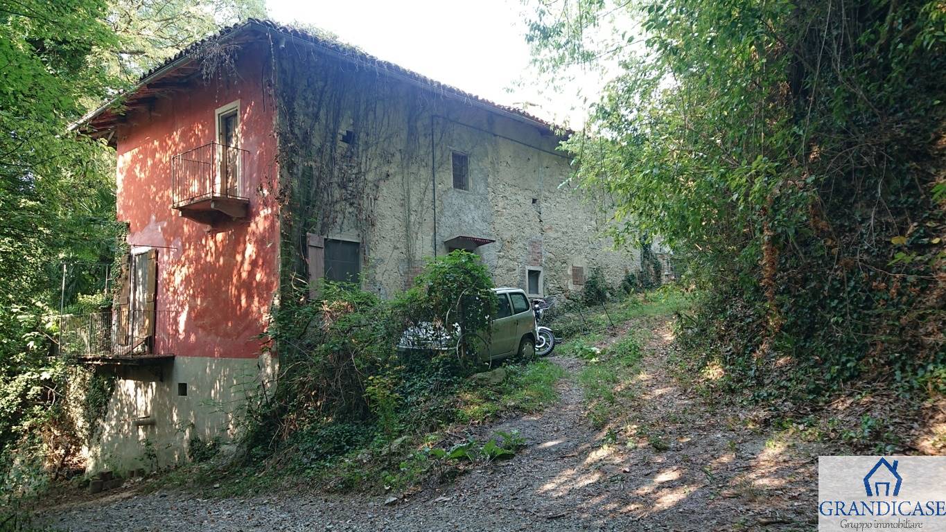 Rustico / Casale in vendita a Lauriano, 6 locali, zona zo, prezzo € 12.000 | PortaleAgenzieImmobiliari.it