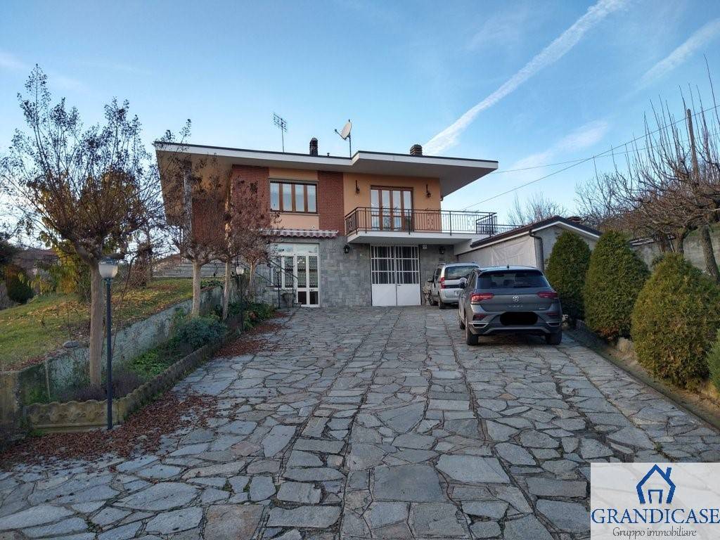 Villa in vendita a San Sebastiano da Po, 8 locali, prezzo € 259.000 | PortaleAgenzieImmobiliari.it