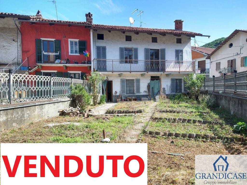 Rustico / Casale in vendita a Monteu da Po, 8 locali, prezzo € 78.000 | PortaleAgenzieImmobiliari.it