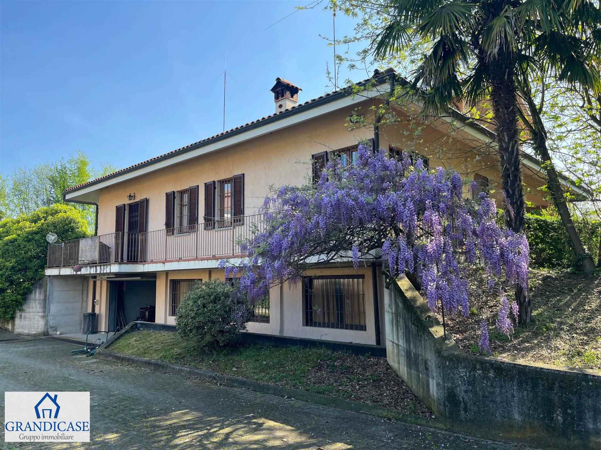 Villa in vendita a Monteu da Po, 11 locali, prezzo € 285.000 | PortaleAgenzieImmobiliari.it