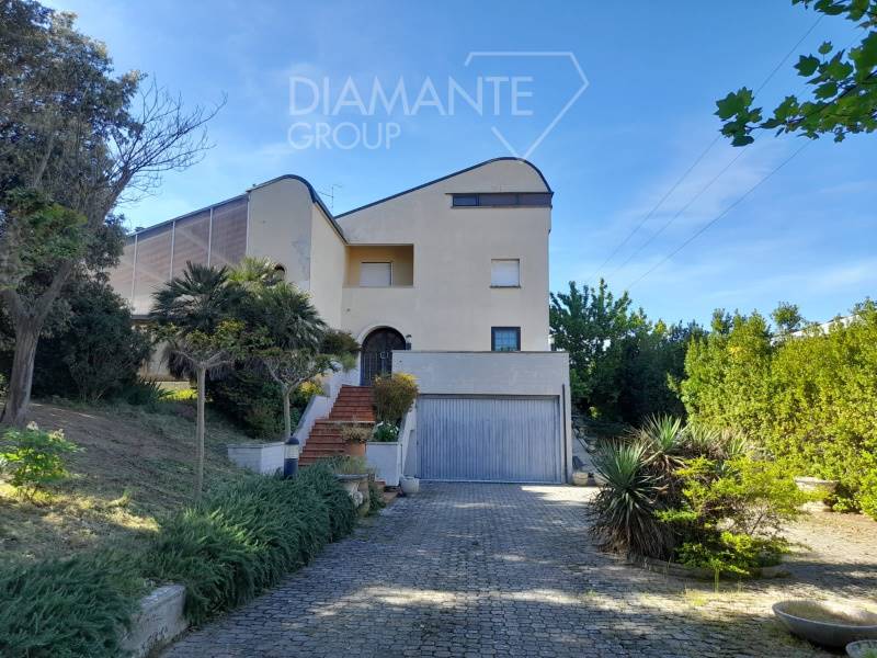 Villa in vendita a Castiglion Fiorentino - Zona: La Nave