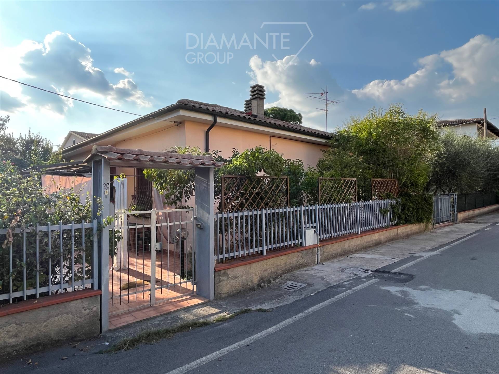 Villa in vendita a Castiglione del Lago, 5 locali, zona Località: CASTIGLIONE DEL LAGO PAESE, prezzo € 265.000 | PortaleAgenzieImmobiliari.it