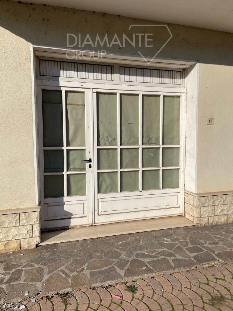 Magazzino in affitto a Castiglione del Lago, 1 locali, zona carola, prezzo € 200 | PortaleAgenzieImmobiliari.it