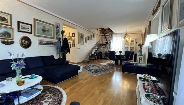 Appartamento in vendita a Montecatini-Terme, 8 locali, prezzo € 195.000 | PortaleAgenzieImmobiliari.it