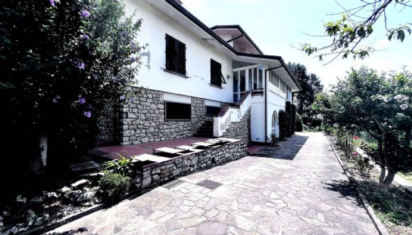 Villa in vendita a Uzzano, 10 locali, zona icchio, prezzo € 520.000 | PortaleAgenzieImmobiliari.it