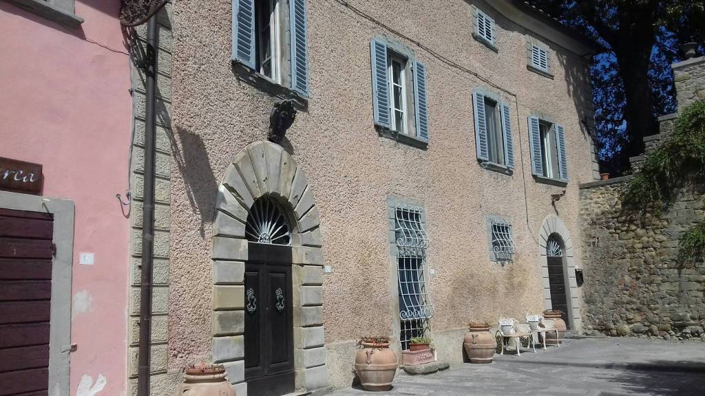 Palazzo / Stabile in vendita a Monterchi