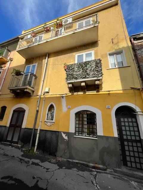 Appartamento in vendita a Catania, 5 locali, zona Località: VIA PLEBISCITO, prezzo € 119.000 | PortaleAgenzieImmobiliari.it