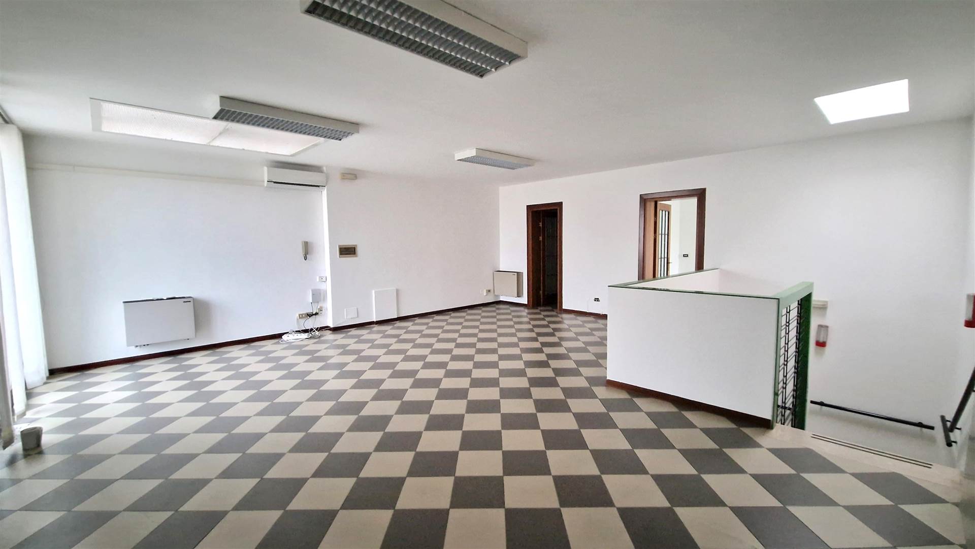 Ufficio / Studio in affitto a Monselice, 3 locali, prezzo € 950 | PortaleAgenzieImmobiliari.it