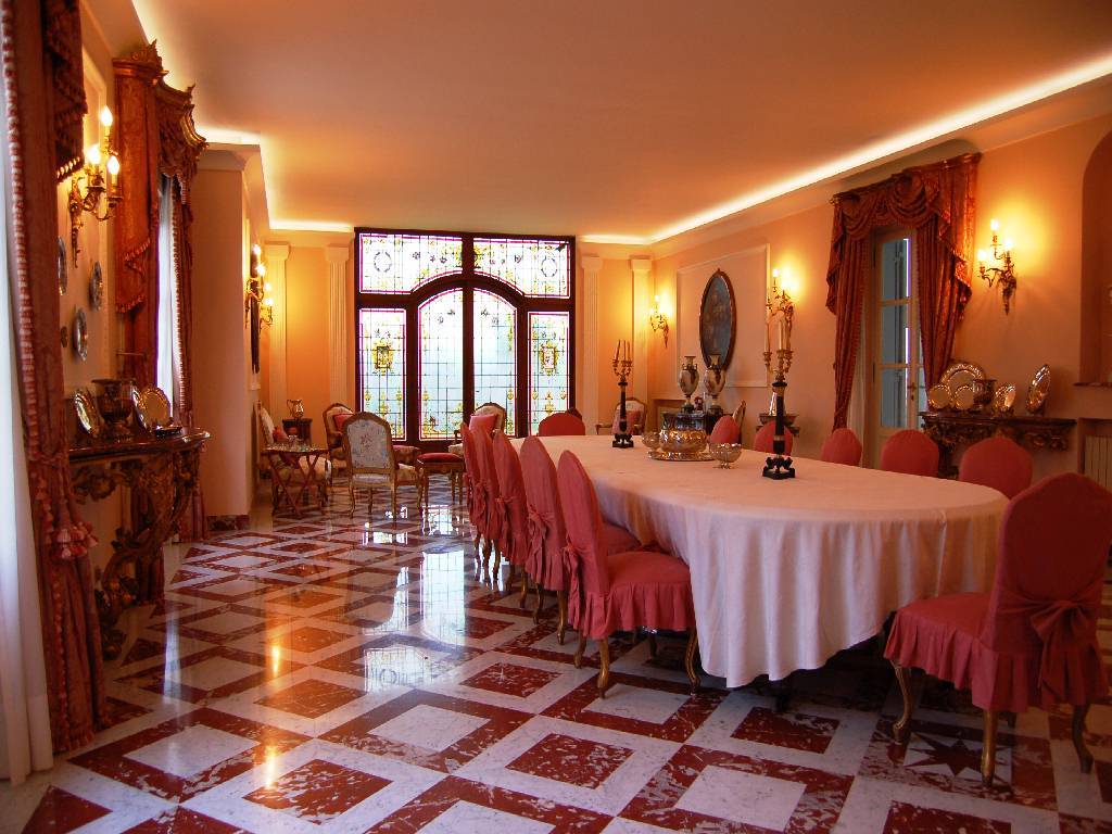Villa in vendita a San Giovanni Valdarno, 40 locali, prezzo € 20.000.000 | PortaleAgenzieImmobiliari.it