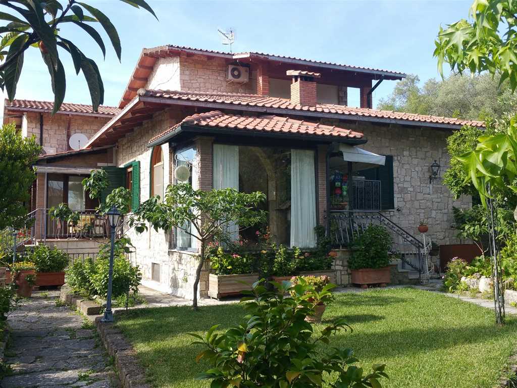 Villa in vendita a Manciano, 25 locali, prezzo € 850.000 | CambioCasa.it