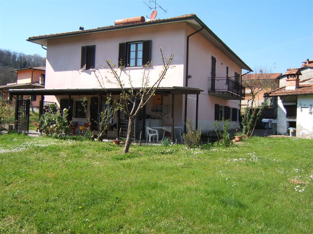 Villa in vendita a Fivizzano, 7 locali, prezzo € 390.000 | PortaleAgenzieImmobiliari.it
