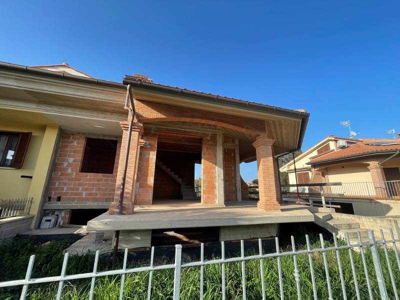 Villa in vendita a Follonica, 7 locali, zona Località: ZONA SAN LUIGI, prezzo € 480.000 | PortaleAgenzieImmobiliari.it