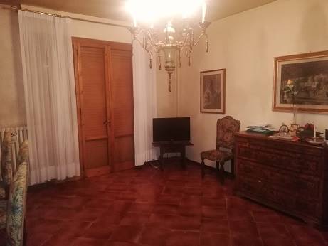Appartamento in vendita a Prato, 8 locali, zona ni, prezzo € 323.000 | PortaleAgenzieImmobiliari.it
