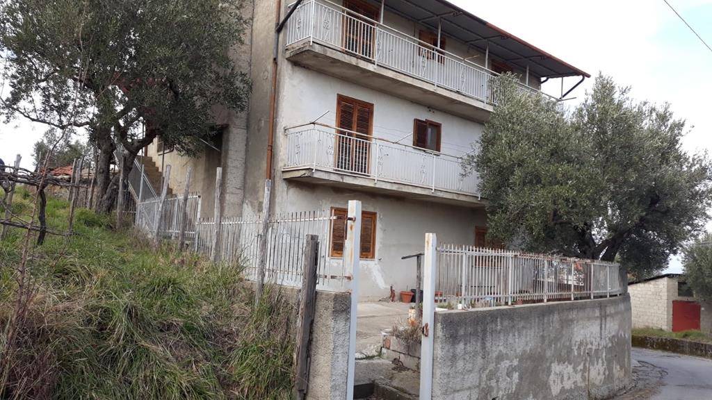 Villa in vendita a Marano Principato, 10 locali, prezzo € 250.000 | PortaleAgenzieImmobiliari.it