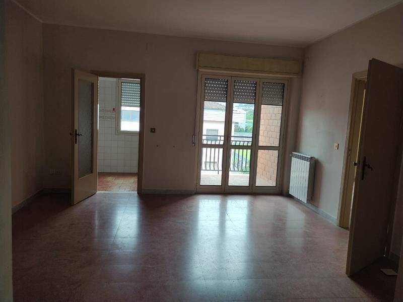 Appartamento in affitto a Rende, 3 locali, zona Località: COMMENDA, prezzo € 360 | PortaleAgenzieImmobiliari.it