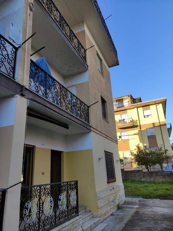Appartamento in vendita a Castrolibero, 3 locali, zona Località: ANDREOTTA, prezzo € 109.000 | CambioCasa.it