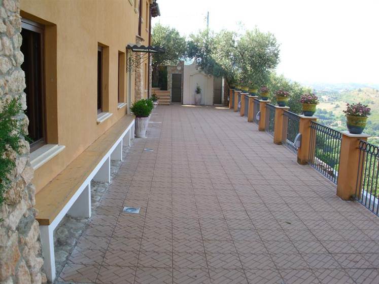 Villa in vendita a Rende, 6 locali, zona Località: SANTO STEFANO DI RENDE, prezzo € 300.000 | PortaleAgenzieImmobiliari.it