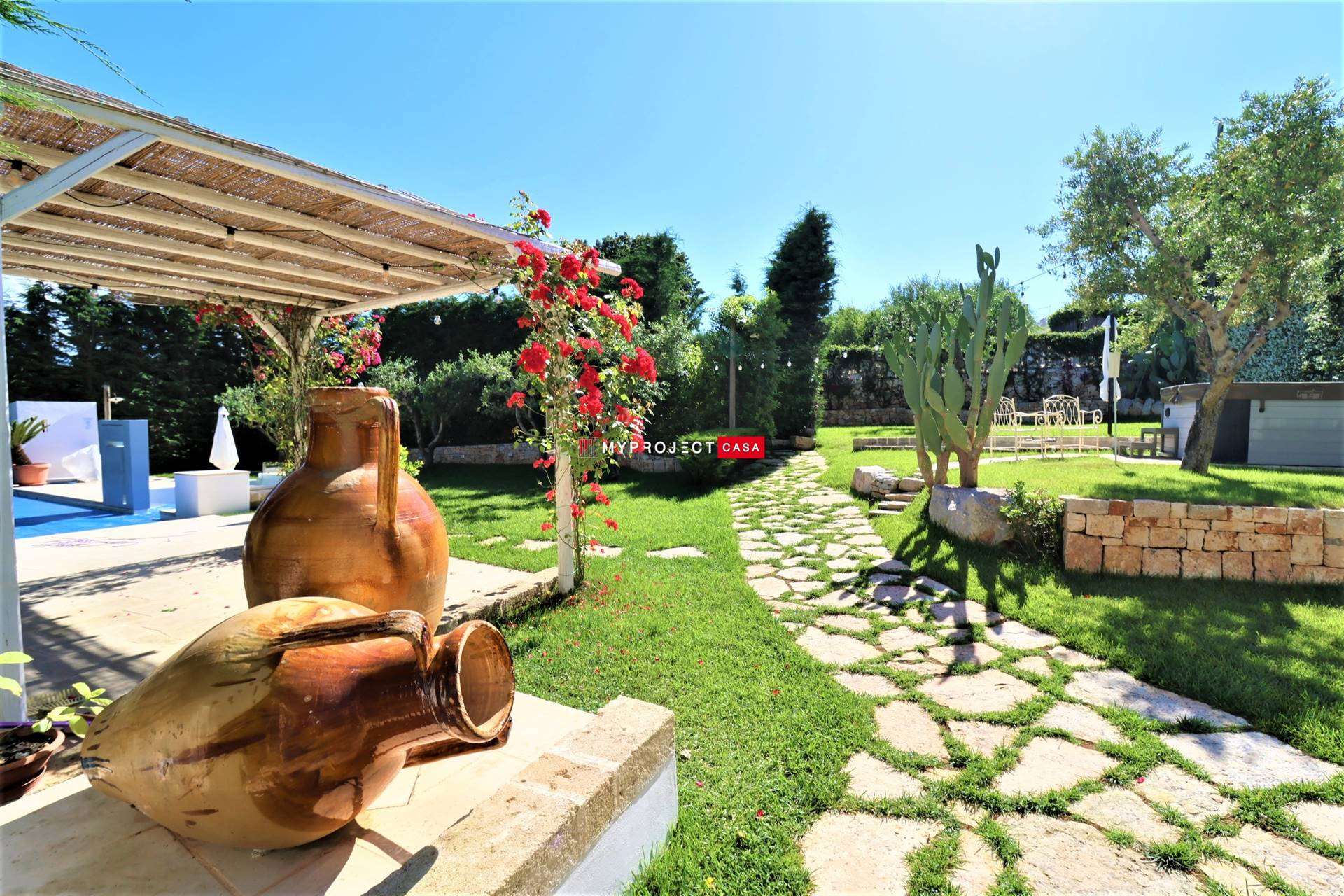 Villa in vendita a Cisternino, 8 locali, Trattative riservate | PortaleAgenzieImmobiliari.it