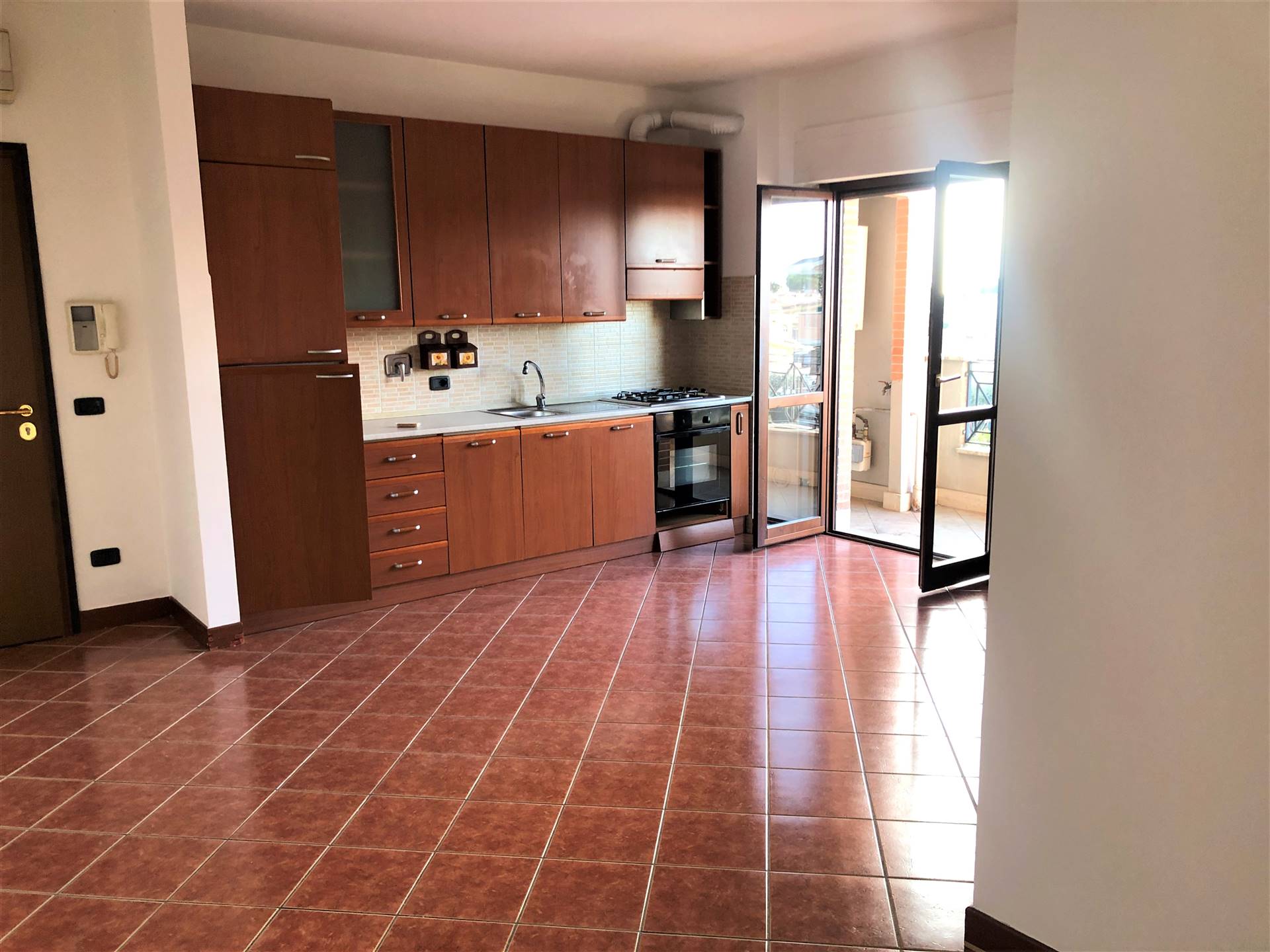 Appartamento in vendita a Roma, 2 locali, zona Zona: 37 . Morena - Ciampino - Trigoria - Falcognana, prezzo € 650 | CambioCasa.it