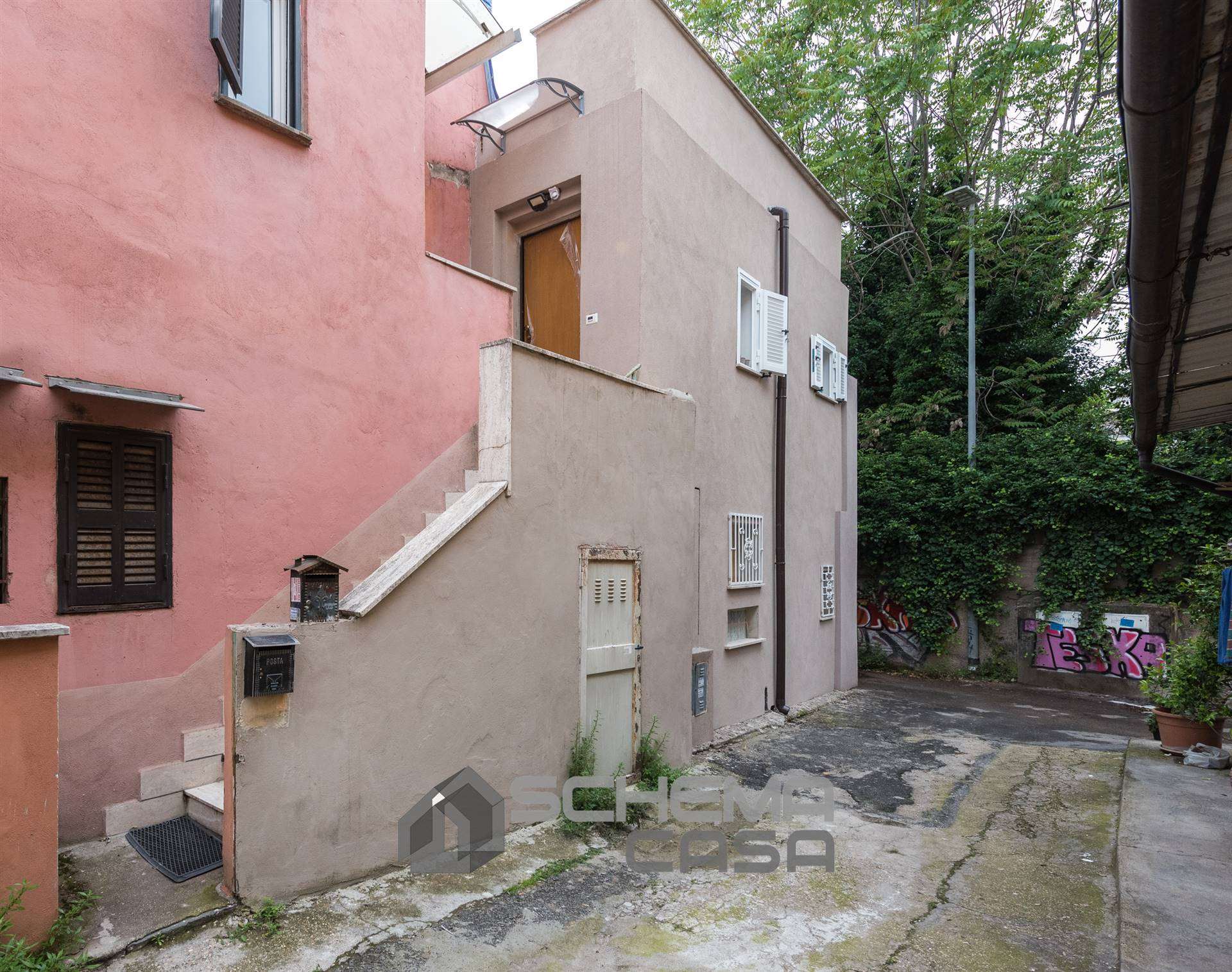 Appartamento in vendita a Roma, 2 locali, zona Zona: 10 . Pigneto, Largo Preneste, prezzo € 168.000 | CambioCasa.it