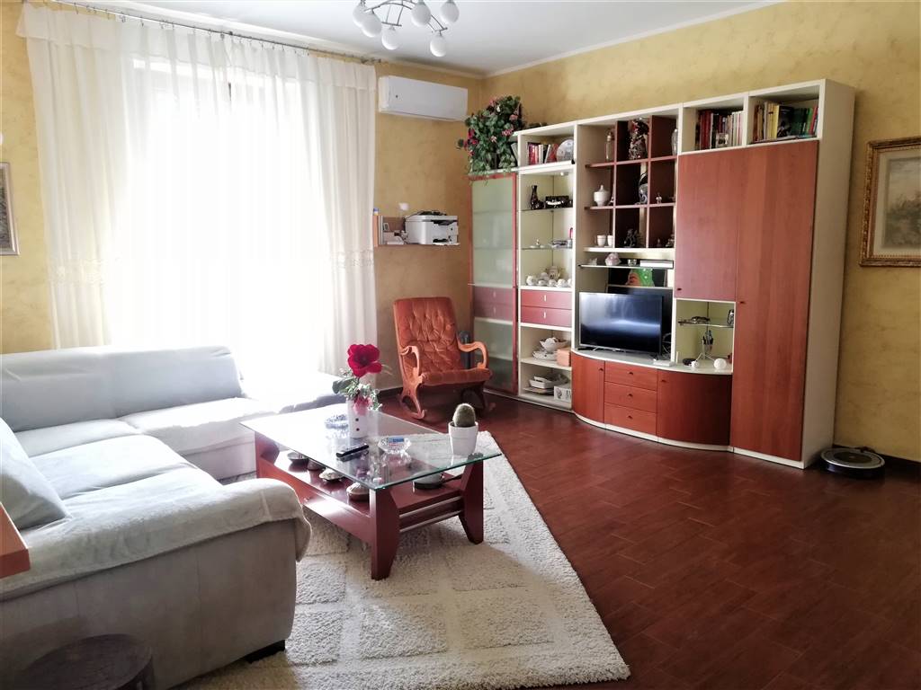 Appartamento in vendita a Tuscania, 6 locali, prezzo € 90.000 | PortaleAgenzieImmobiliari.it