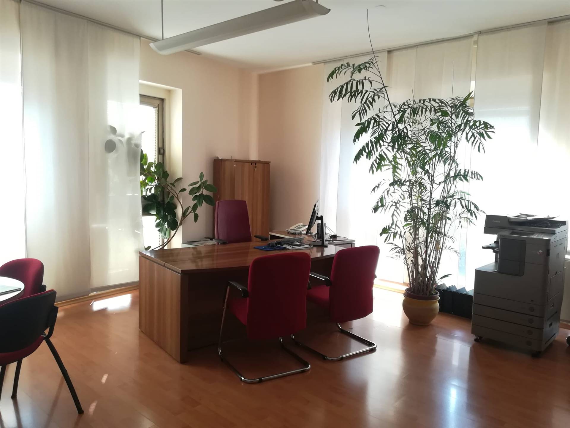 Ufficio / Studio in vendita a Terni, 10 locali, zona ro, prezzo € 330.000 | PortaleAgenzieImmobiliari.it